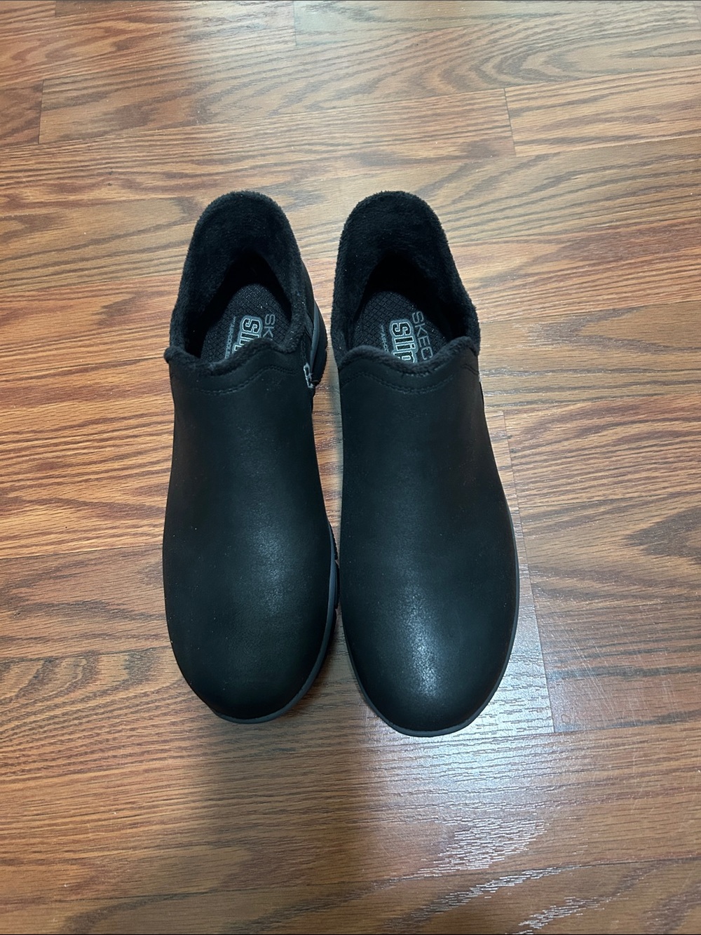 Skechers woman’s sz 8.5 Black Slip-On Faux-Fur Lined Ankle Booties